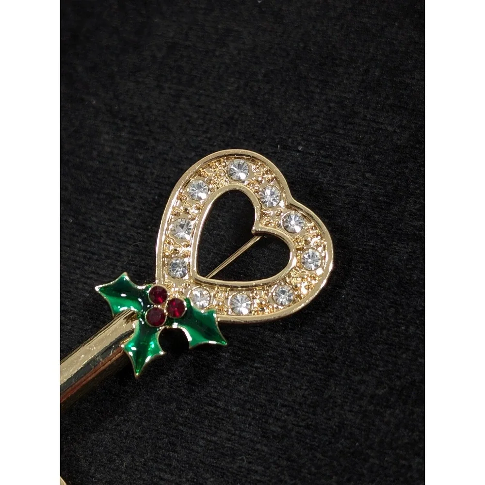 Christmas Heart Key‎ Brooch Pin Rhinestone Holly Red Green